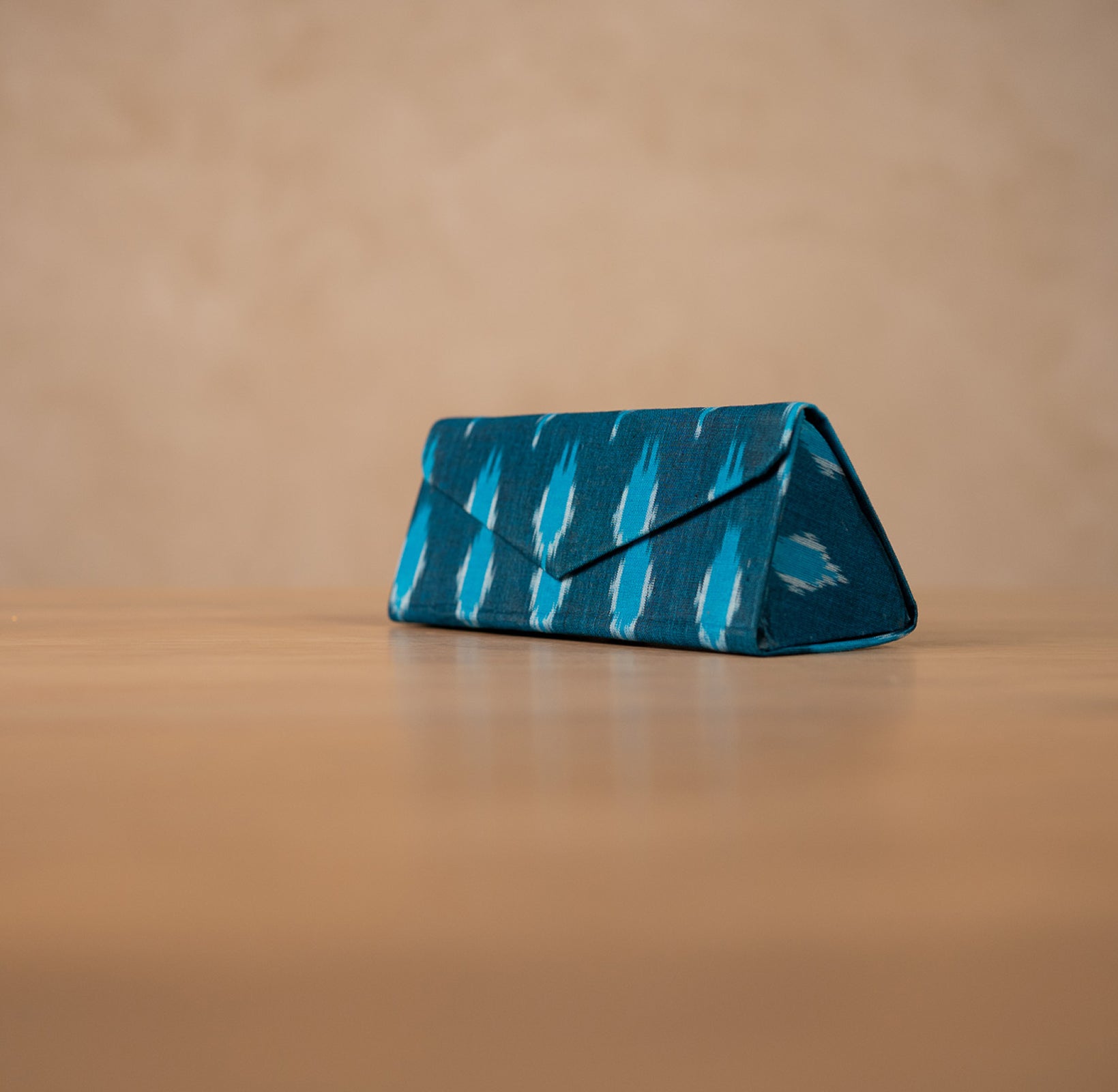 Ikat Foldable Sunglasses Case with magnetic closure(LIGHT BLUE)