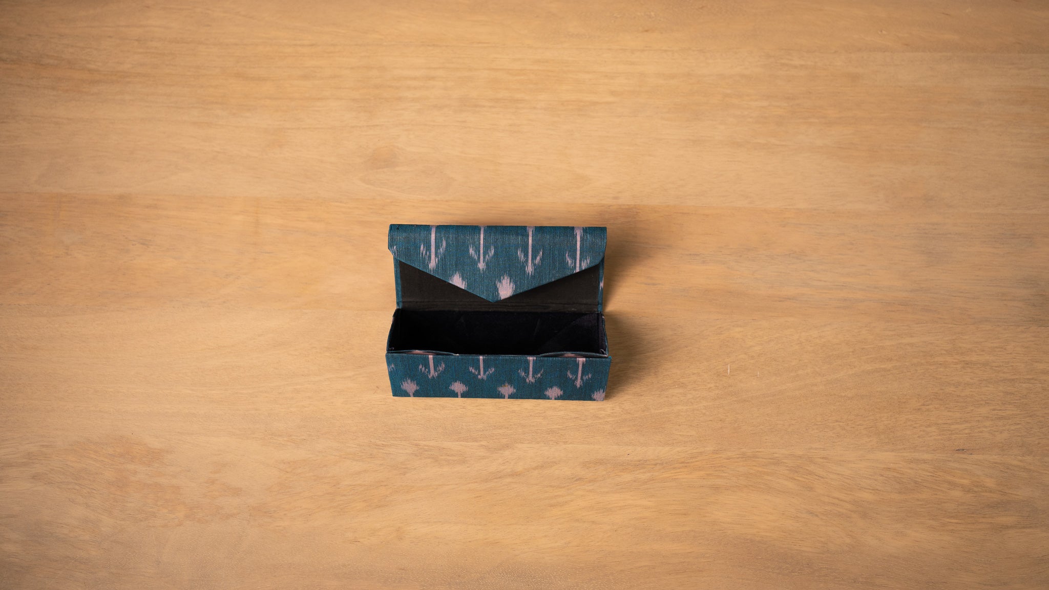 Ikat Foldable Sunglasses Case With Magnetic Closure(ROYAL BLUE)