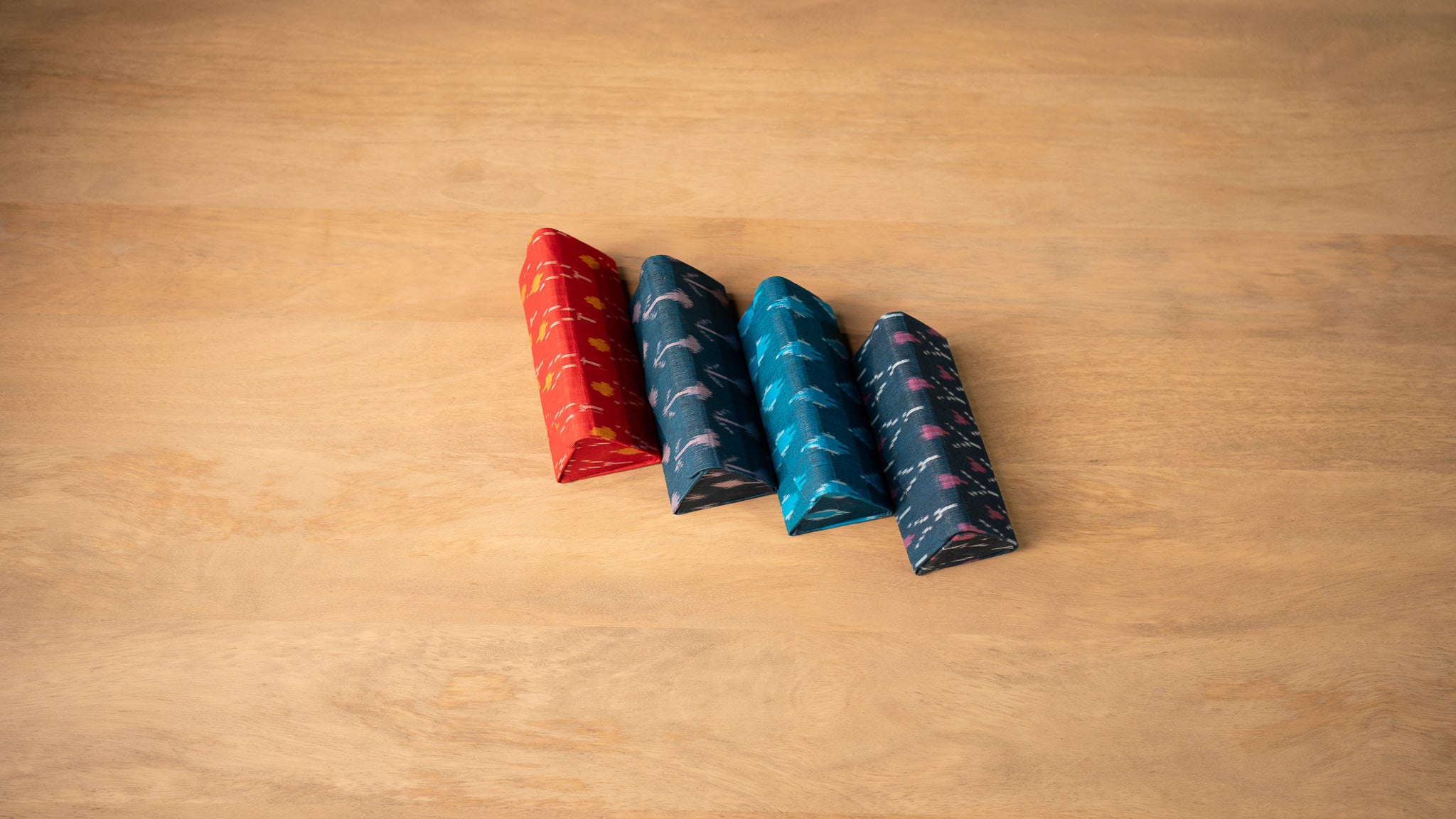 Ikat Foldable Sunglasses Case with magnetic closure(LIGHT BLUE)