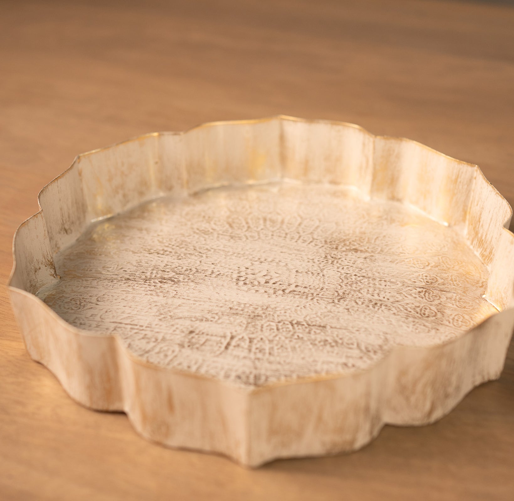 Ivory bloom urli bowl