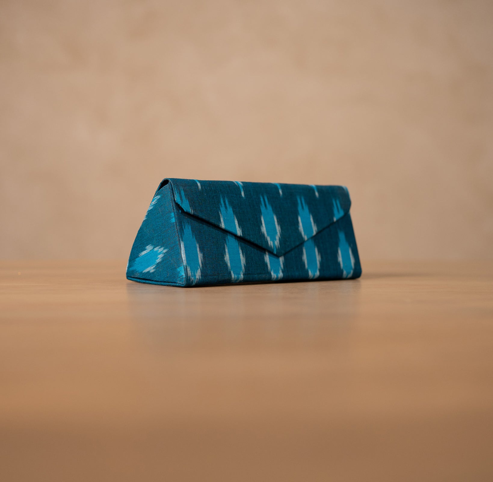 Ikat Foldable Sunglasses Case with magnetic closure(LIGHT BLUE)