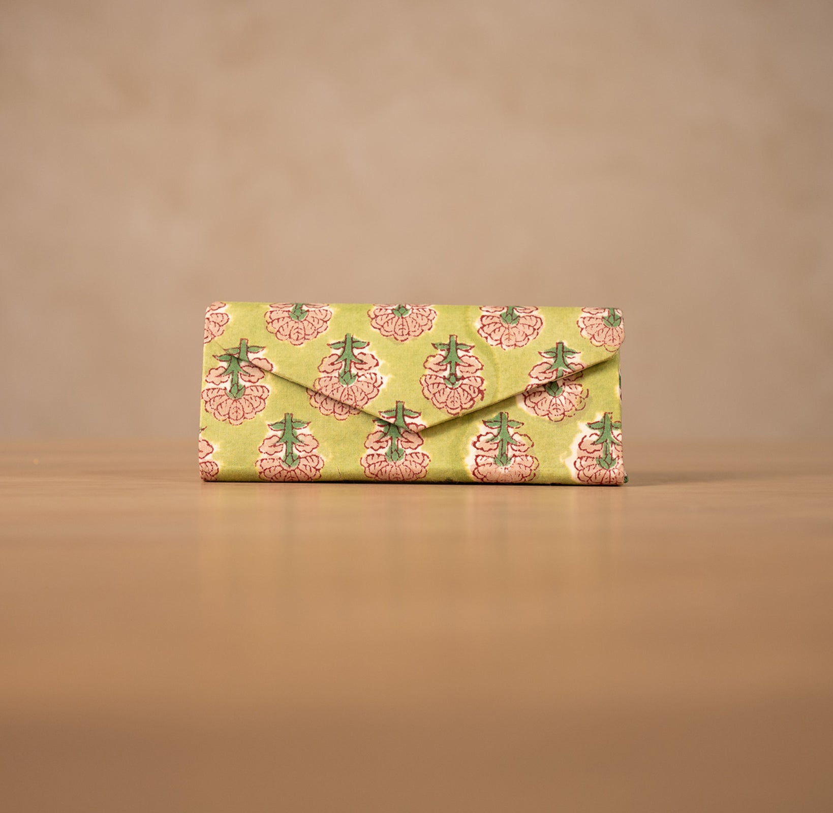 Handblock Foldable Sunglasses Case with magnetic closure(LIGHT GREEN)