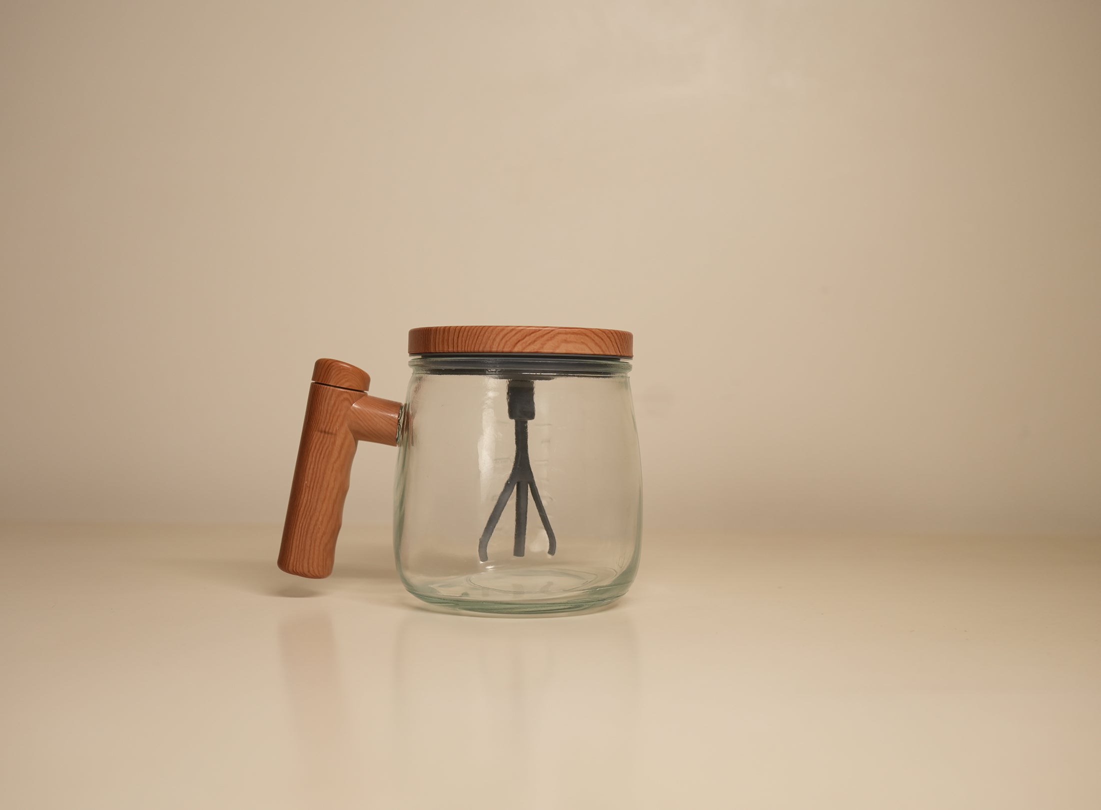 Self-Stirring Glass Tumbler with Wooden Finish
