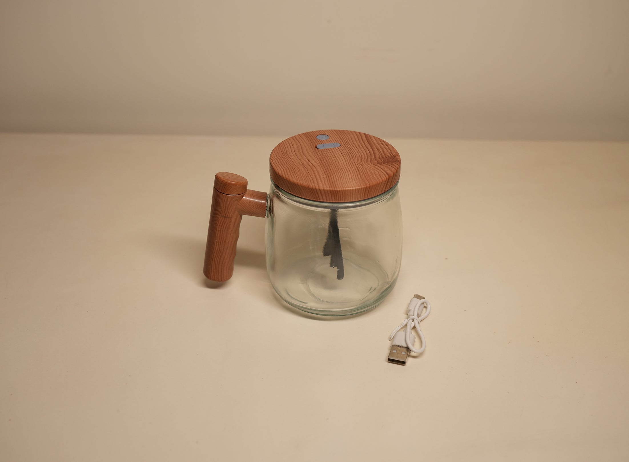 Self-Stirring Glass Tumbler with Wooden Finish