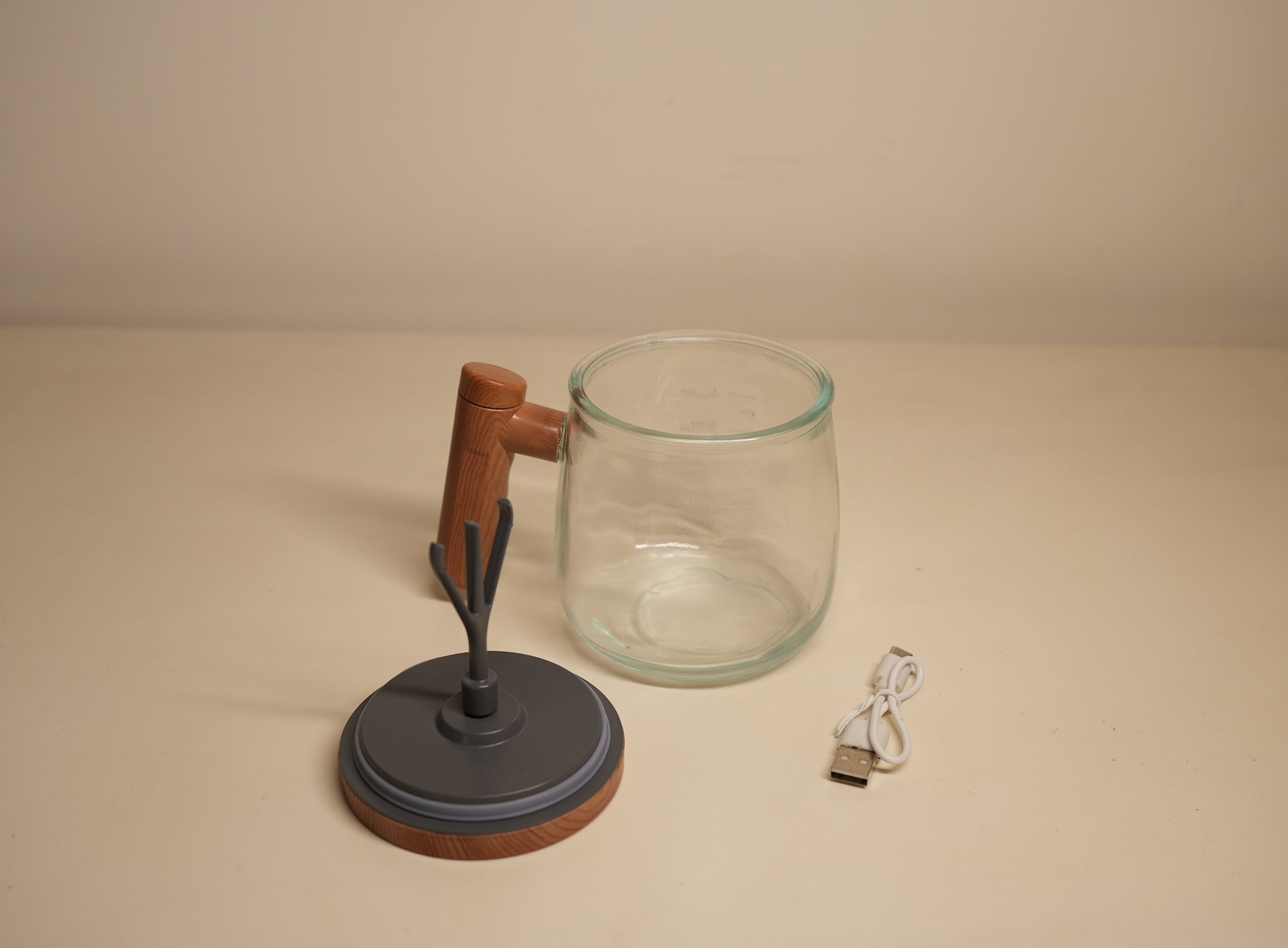 Self-Stirring Glass Tumbler with Wooden Finish